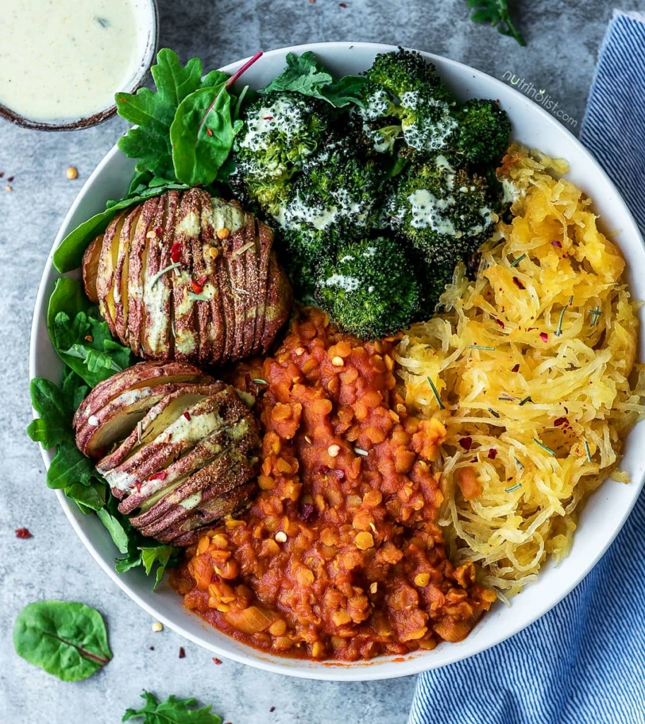 Baked Spaghetti Squash Lentil Bolognese #vegan #glutenfree #soyfree #paleo #Nutriholist