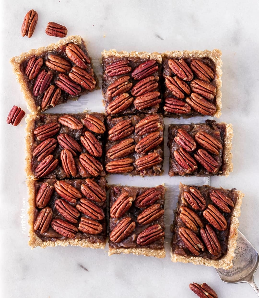 No-Bake Pecan Pie-Made with only 4 ingredients-Refined #sugarfree #glutenfree #grainfree #paleo #vegan #oilfree #Nutriholist