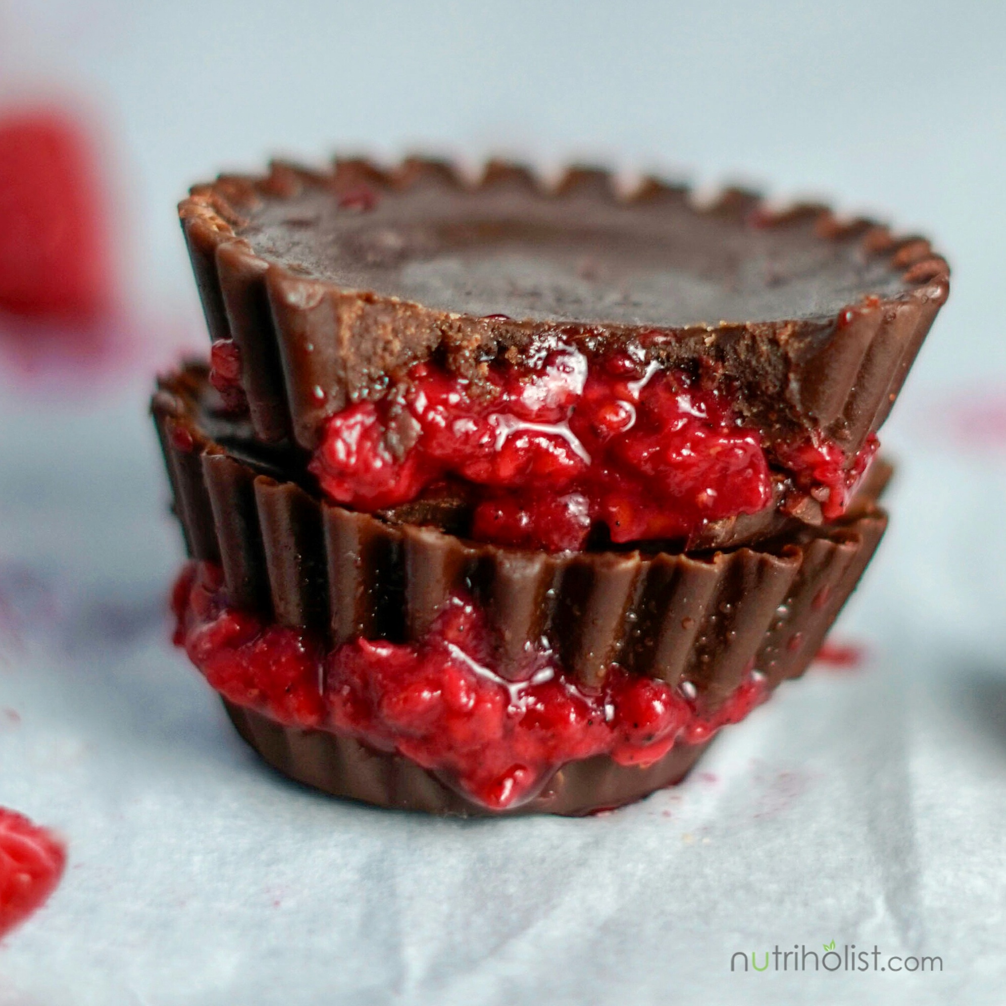 Raspberry Dark Chocolate Cups #vegan #dairyfree #glutenfree #soyfree #Nutriholist