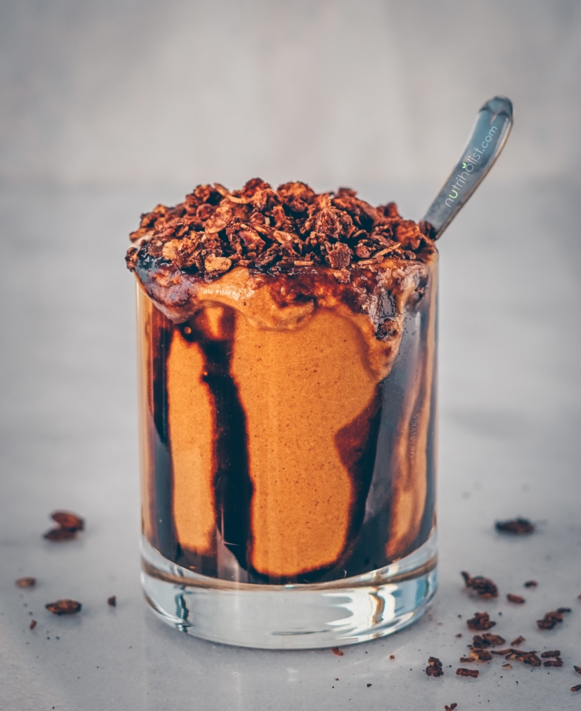 Gingerbread Molasses Smoothie - Nutriholist