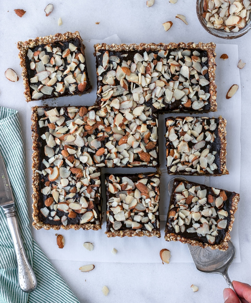 No-Bake Prune Marzipan Tart #Vegan #Glutenfree #Oilfree #Nutriholist