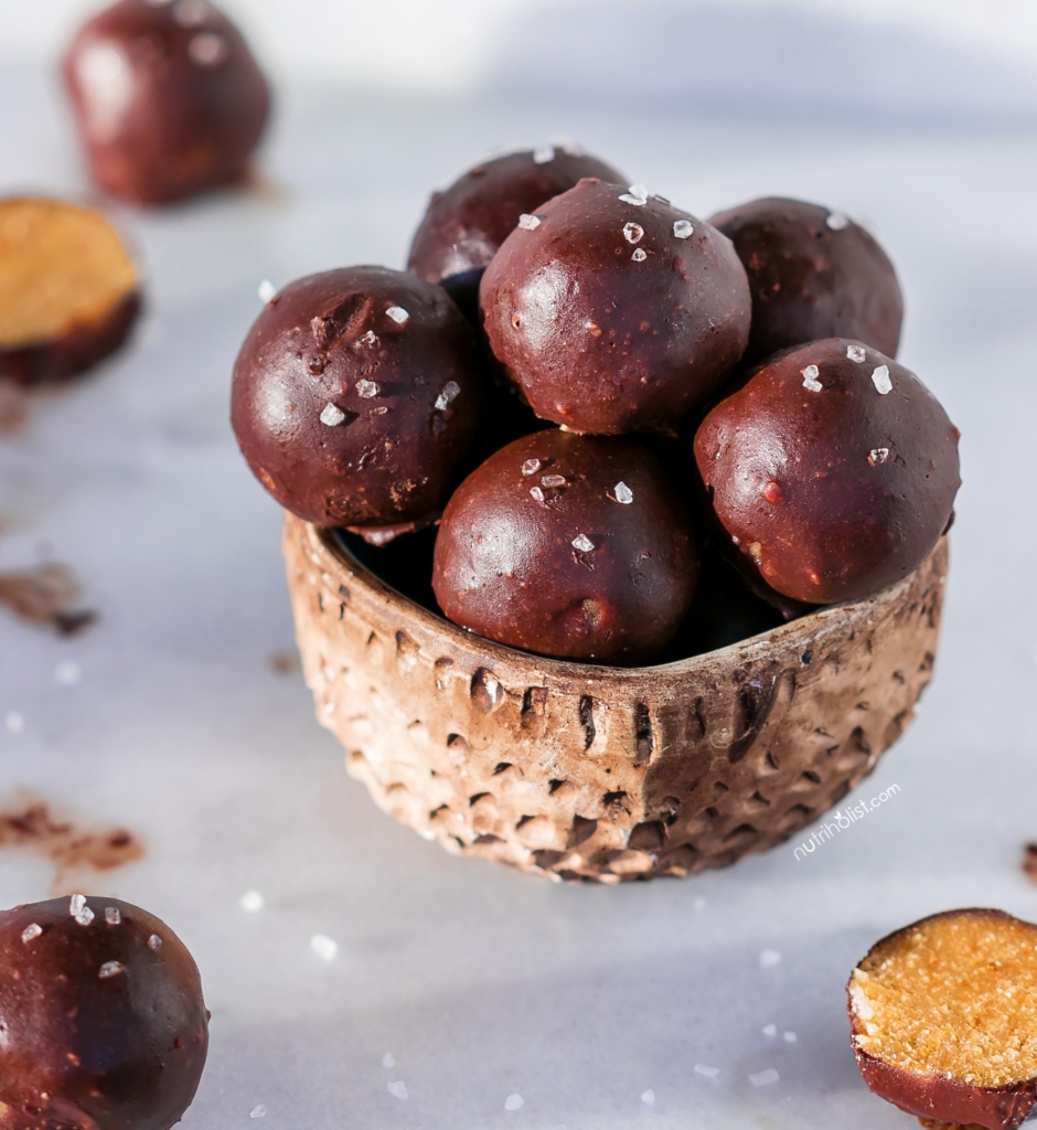 Chocolate Cookie Dough Balls #vegan #glutenfree #grainfree #paleo Simple Quick Delicious & Healthy Snack #Nutriholist