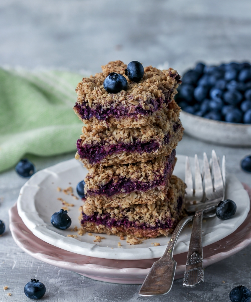 Blueberry Hazelnut Crumble Bars #Paleo #Grainfree #Glutenfree #Dairyfree #Vegan Easy, Healthy & Delicious Dessert #Nutriholist