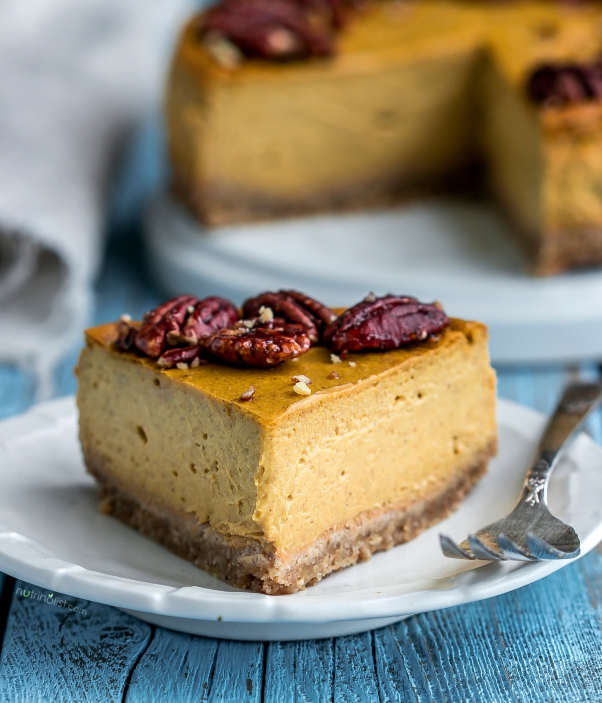 Baked Vegan Pumpkin Cheesecake with Maple Pecans - Nutriholist